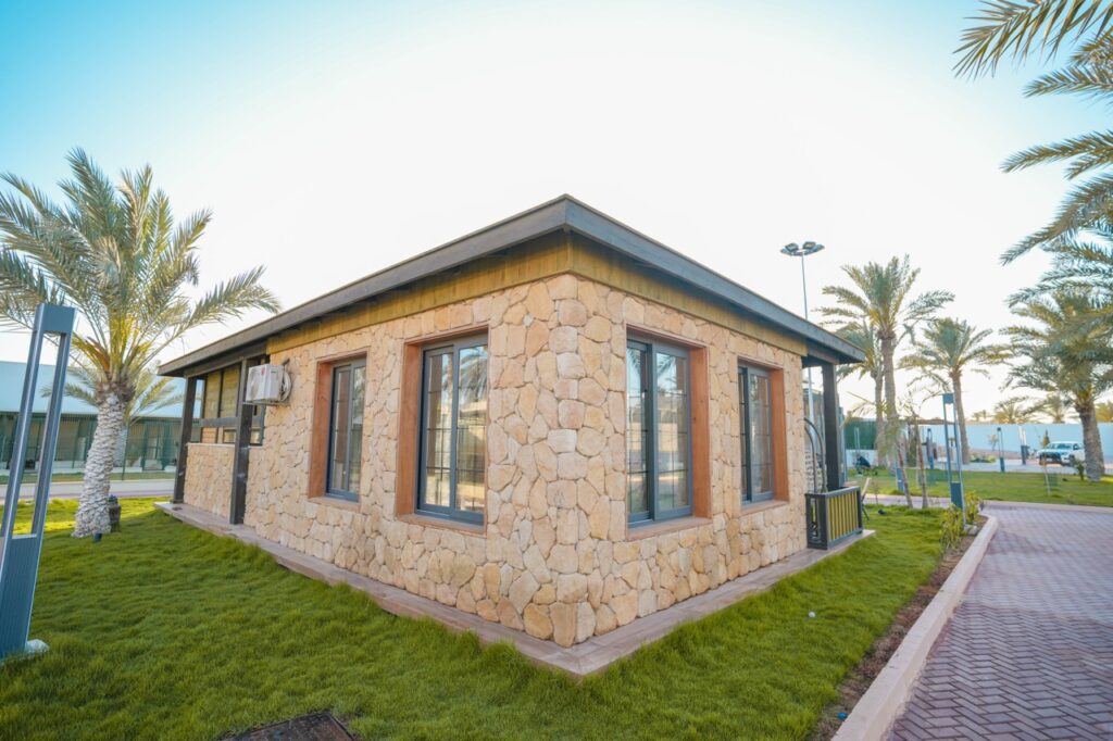 allglass cottage pics10