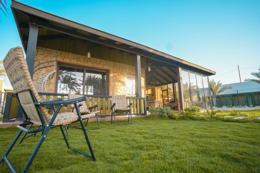 allglass cottage pics11