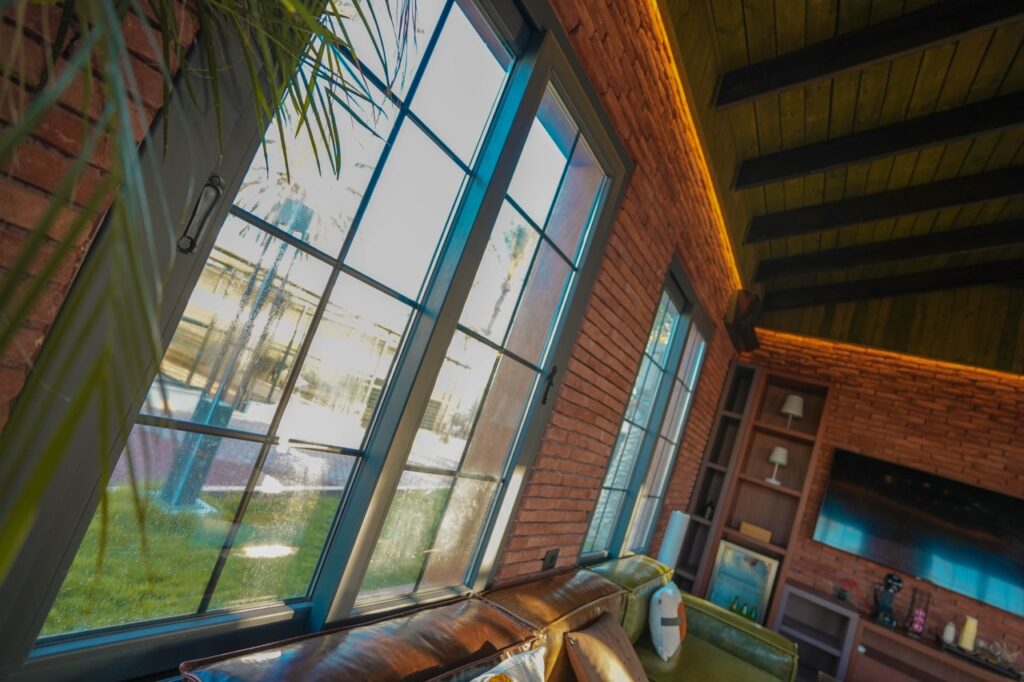 allglass cottage pics15