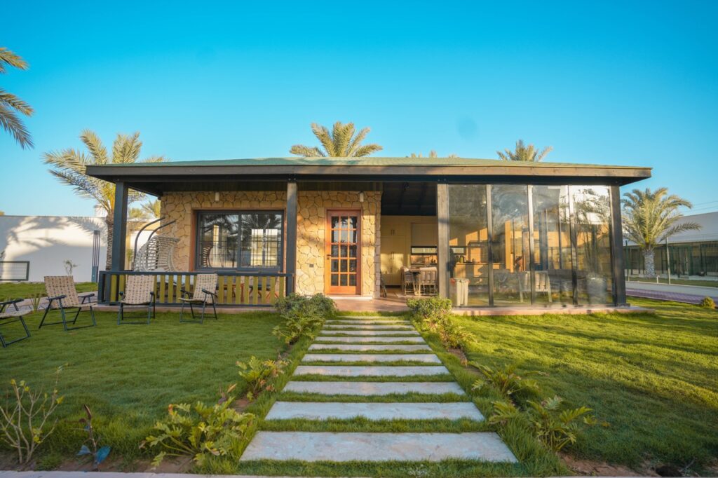 allglass cottage pics2