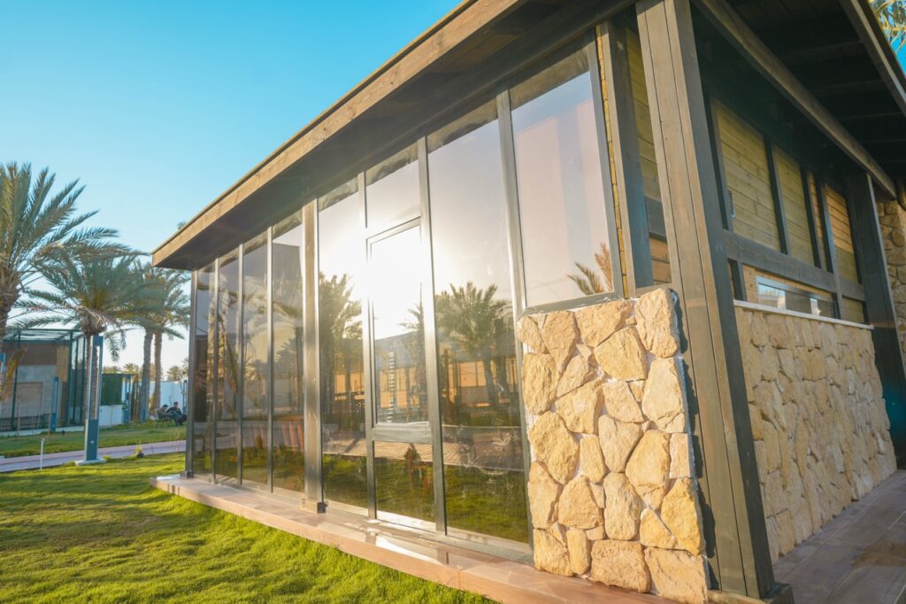 allglass cottage pics9