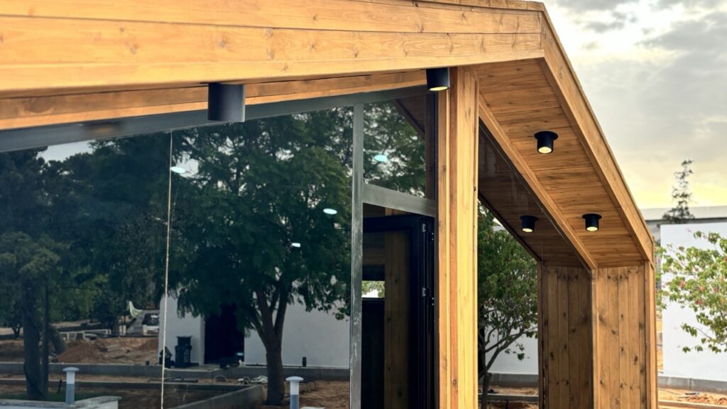 front glass cottage16 Large