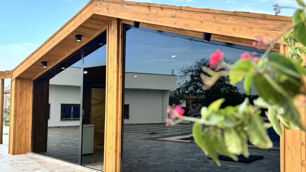 front glass cottage27 Large