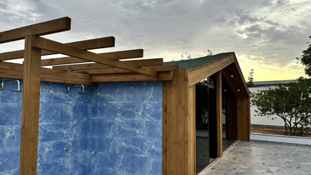 front glass cottage32 Large